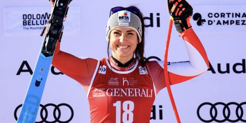 CORTINA D AMPEZZO,ITALY,26.JAN.24 - ALPINE SKIING - FIS World Cup, downhill, ladies. Image shows the rejoicing of Stephanie Venier (AUT). Photo: GEPA pictures/ Mario Buehner-Weinrauch