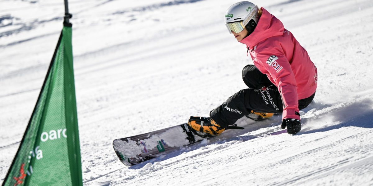 SOELDEN,AUSTRIA,06.NOV.25 - SNOWBOARDING - Ski Austria, training. Image shows Sabine Payer (AUT). Photo: GEPA pictures/ Oliver Lerch