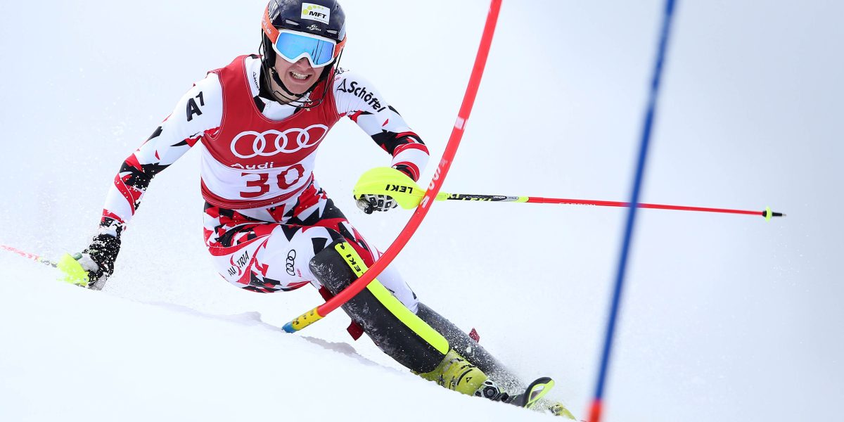ALPINE SKIING – FIS Slalom, men PASS THURN,AUSTRIA,15.NOV.15 - ALPINE SKIING - FIS Slalom, men. Image shows Dominik Rascher (AUT). Photo: GEPA pictures/ Harald Steiner